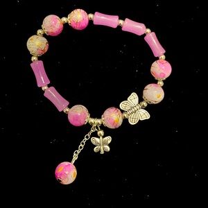Pink and white beaded bracelet with butterfly charm #fairycore
18cm/7.08in